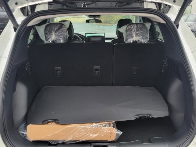 New 2026 Ford Escape SE w/ Class II Trailer Tow Package image 13