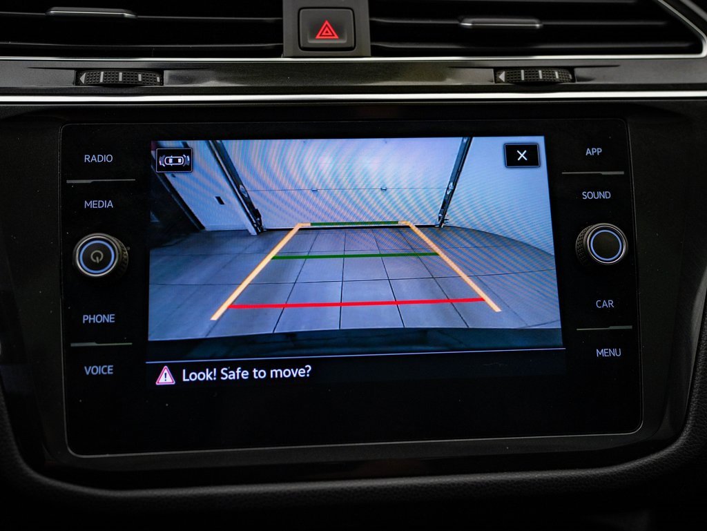 Used 2022 Volkswagen Tiguan SE w/ Panoramic Sunroof Package image 30