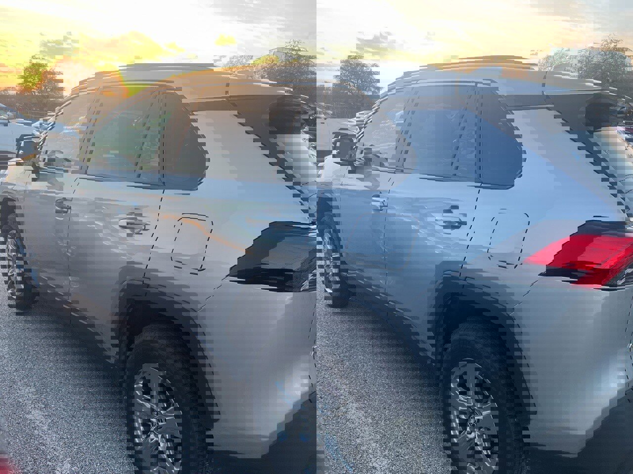 Used 2025 Toyota RAV4 XLE image 5