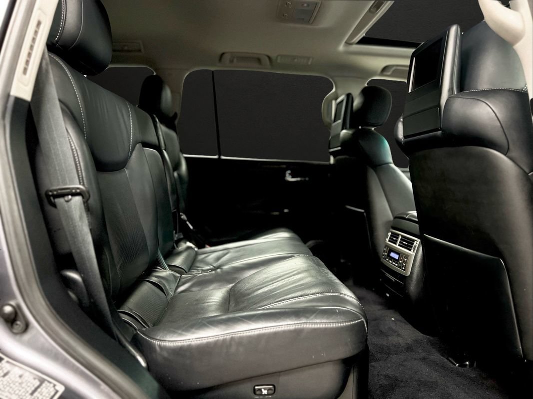 Used 2015 Lexus LX 570 4WD w/ Luxury Package image 24
