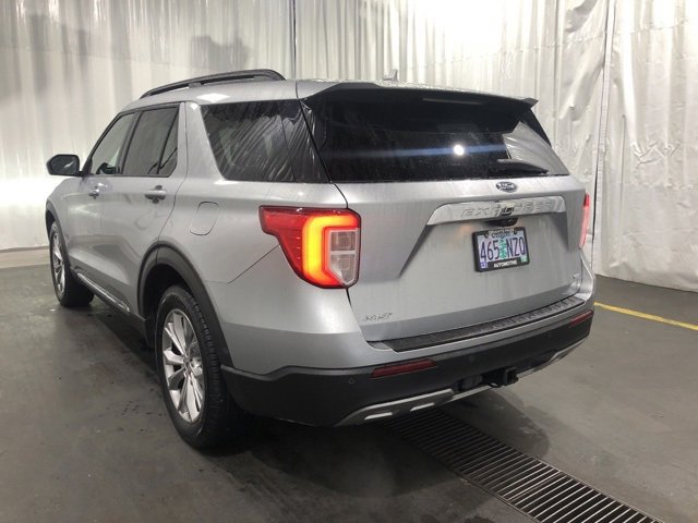 Used 2020 Ford Explorer XLT w/ Equipment Group 202A image 4