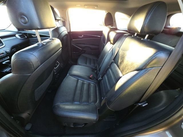 Used 2020 Kia Sorento SX image 4