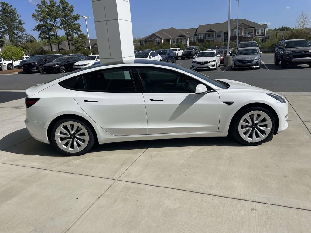 Used 2021 Tesla Model 3 Standard Range Plus image 5