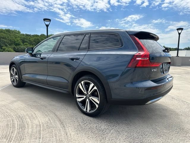 Certified 2025 Volvo V60 B5 Cross Country Plus AWD/4WD image 6