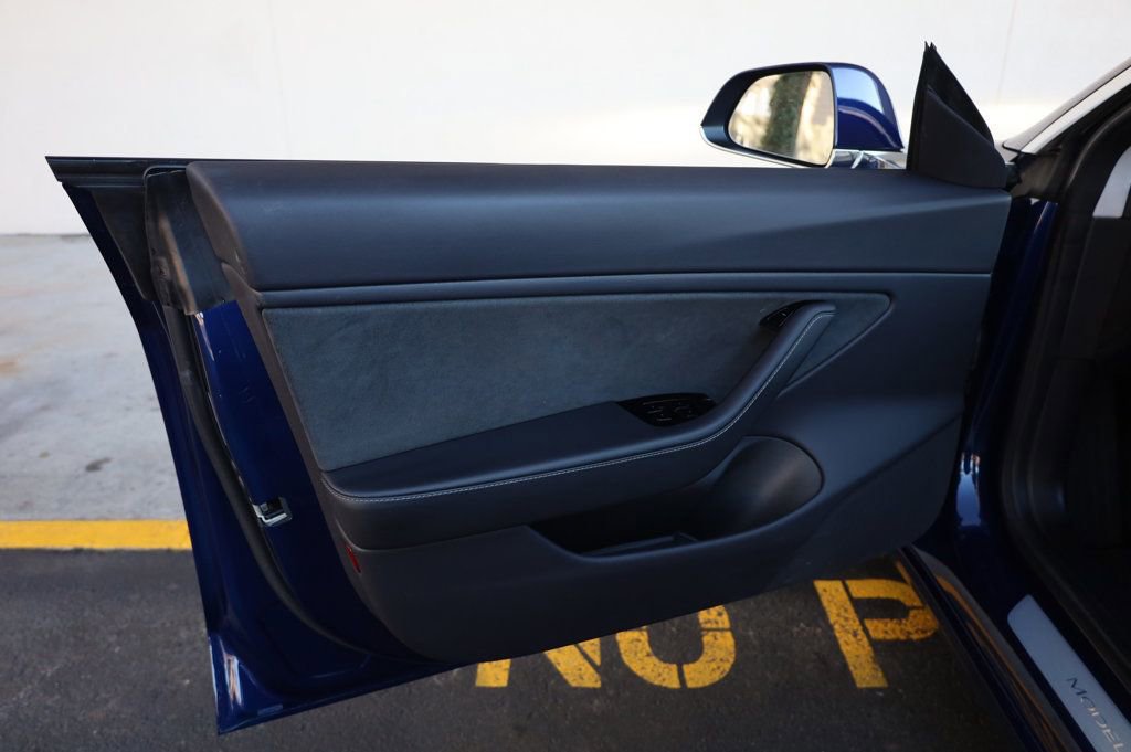 Used 2018 Tesla Model 3 Mid Range image 13