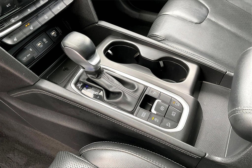 Used 2020 Hyundai Santa Fe Limited image 17