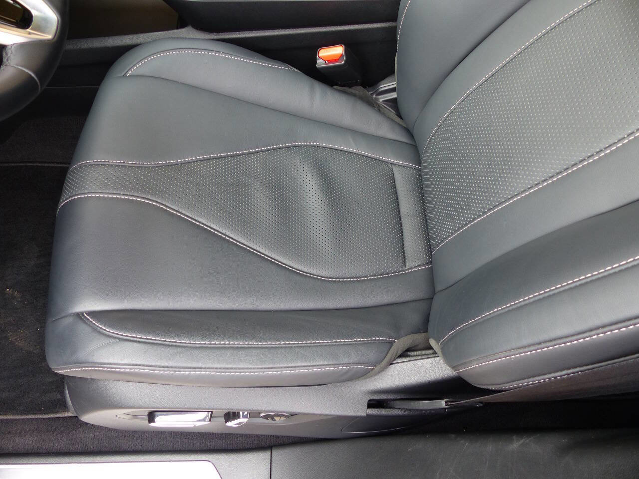 Used 2025 Acura RDX SH-AWD w/ Technology Package image 18