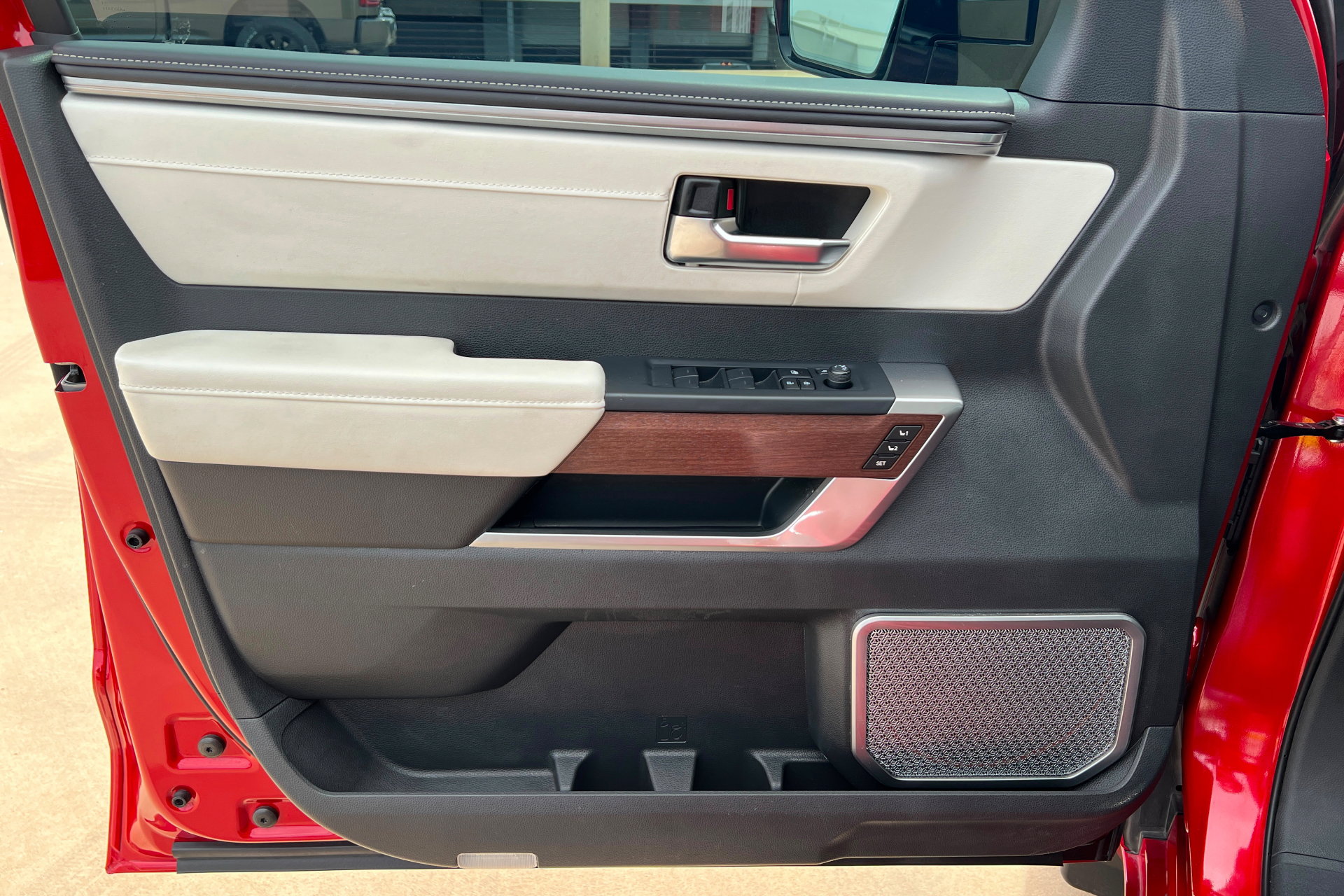 Used 2024 Toyota Tundra Capstone AWD/4WD image 15