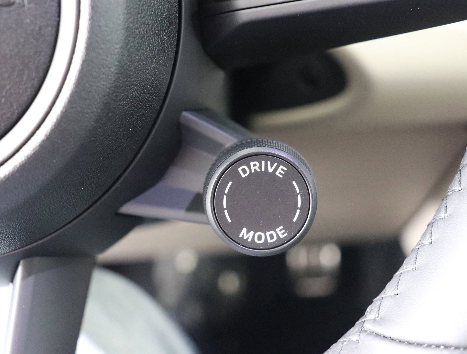 Used 2025 Porsche Macan 4S Electric image 37