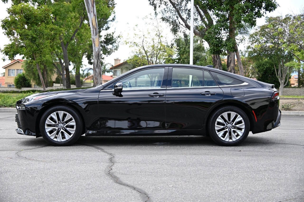Used 2024 Toyota Mirai w/ Advanced Technology Package RWD image 2