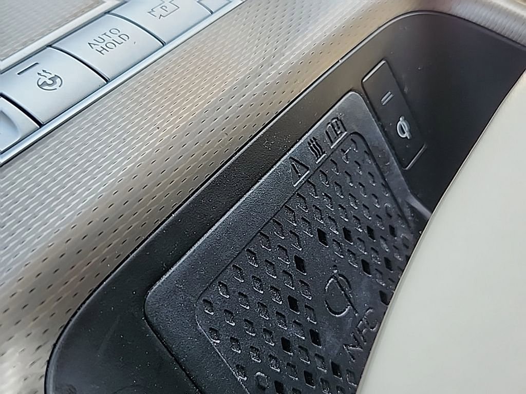 Used 2023 Genesis GV60 Performance image 23