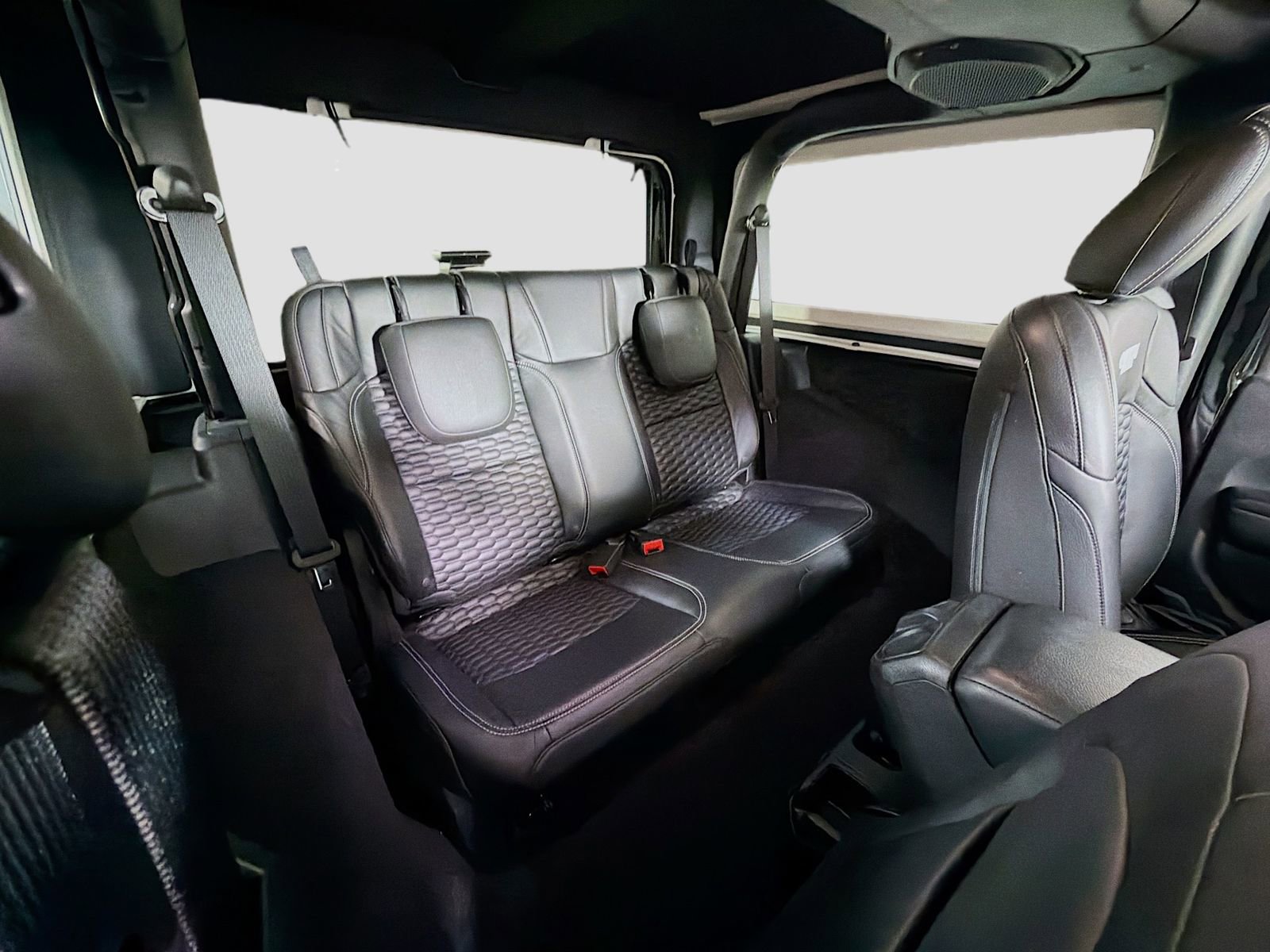 Used 2021 Jeep Wrangler Sport image 27