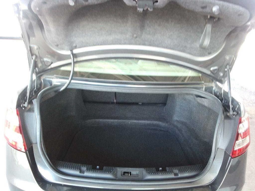 Used 2018 Ford Taurus SE FWD image 17