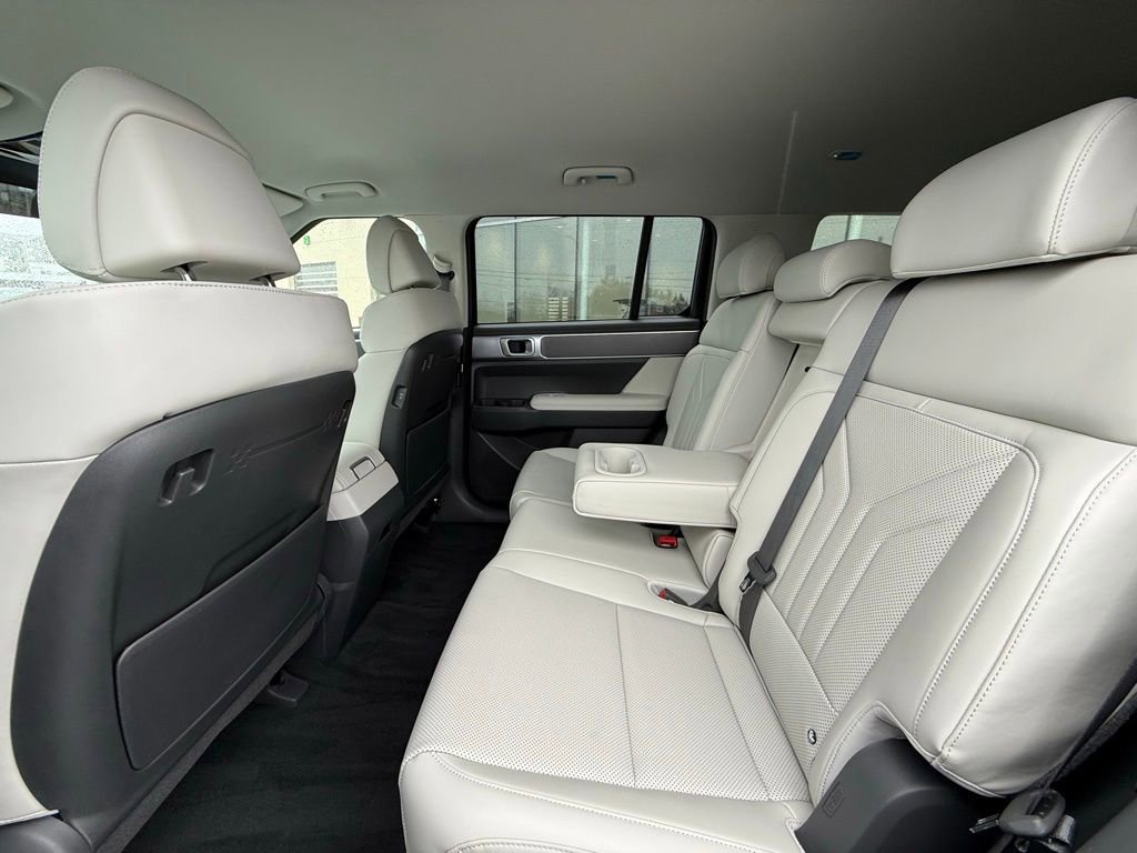 Certified 2025 Hyundai Santa Fe SEL image 16