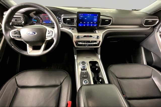 Used 2022 Ford Explorer XLT w/ Equipment Group 202A AWD/4WD image 7