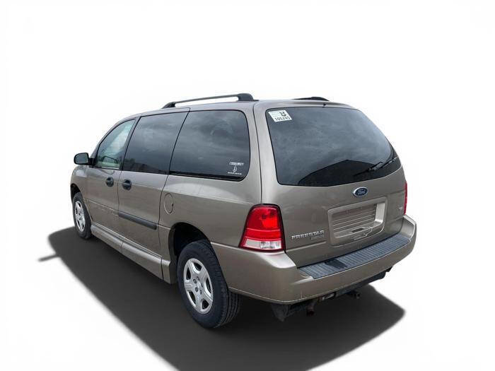 Used 2006 Ford Freestar SE FWD image 3