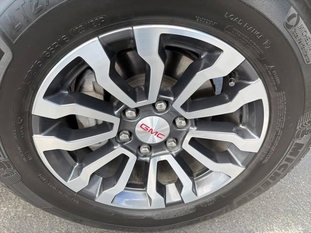 Used 2022 GMC Sierra 1500 AT4 w/ AT4 Premium Package image 3