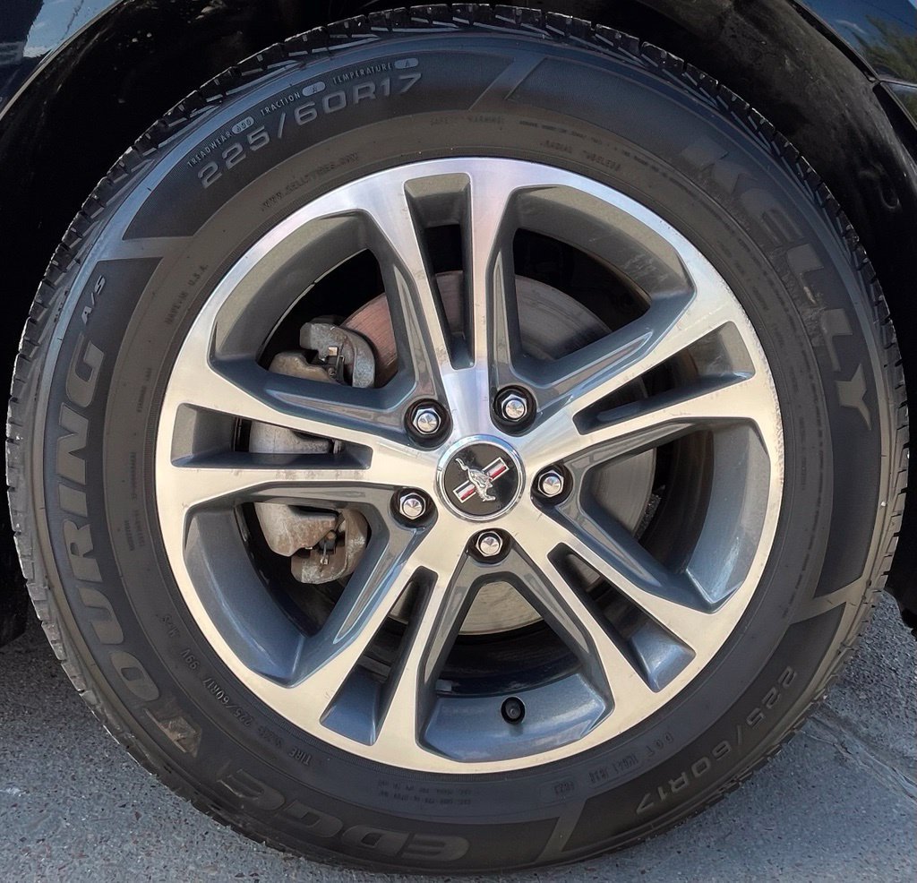 Used 2013 Ford Mustang Premium RWD image 9