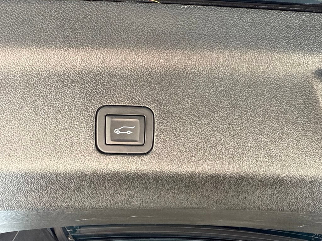 Used 2025 Chevrolet Tahoe High Country AWD/4WD image 66