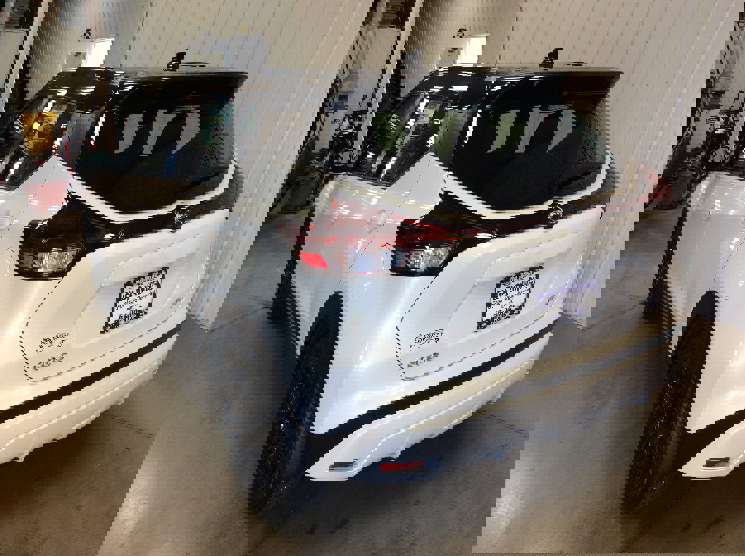 Used 2024 Nissan Kicks SR image 3