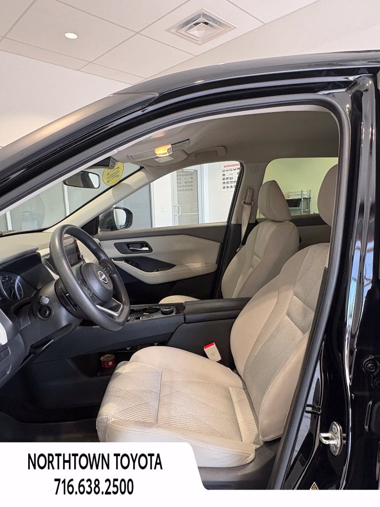 Used 2024 Nissan Rogue SV AWD/4WD image 13