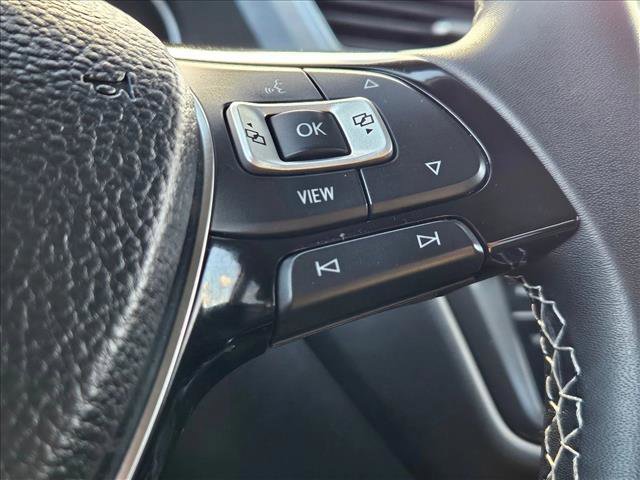 Used 2021 Volkswagen Tiguan SE w/ Panoramic Sunroof Package image 12