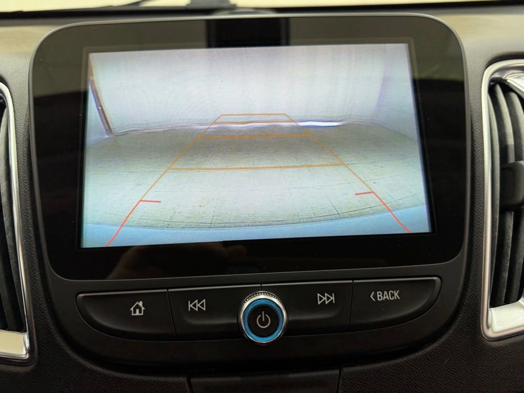 Used 2018 Chevrolet Malibu LT FWD image 24
