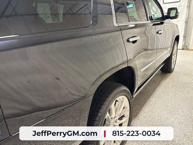Used 2020 Cadillac Escalade Premium Luxury AWD/4WD image 9