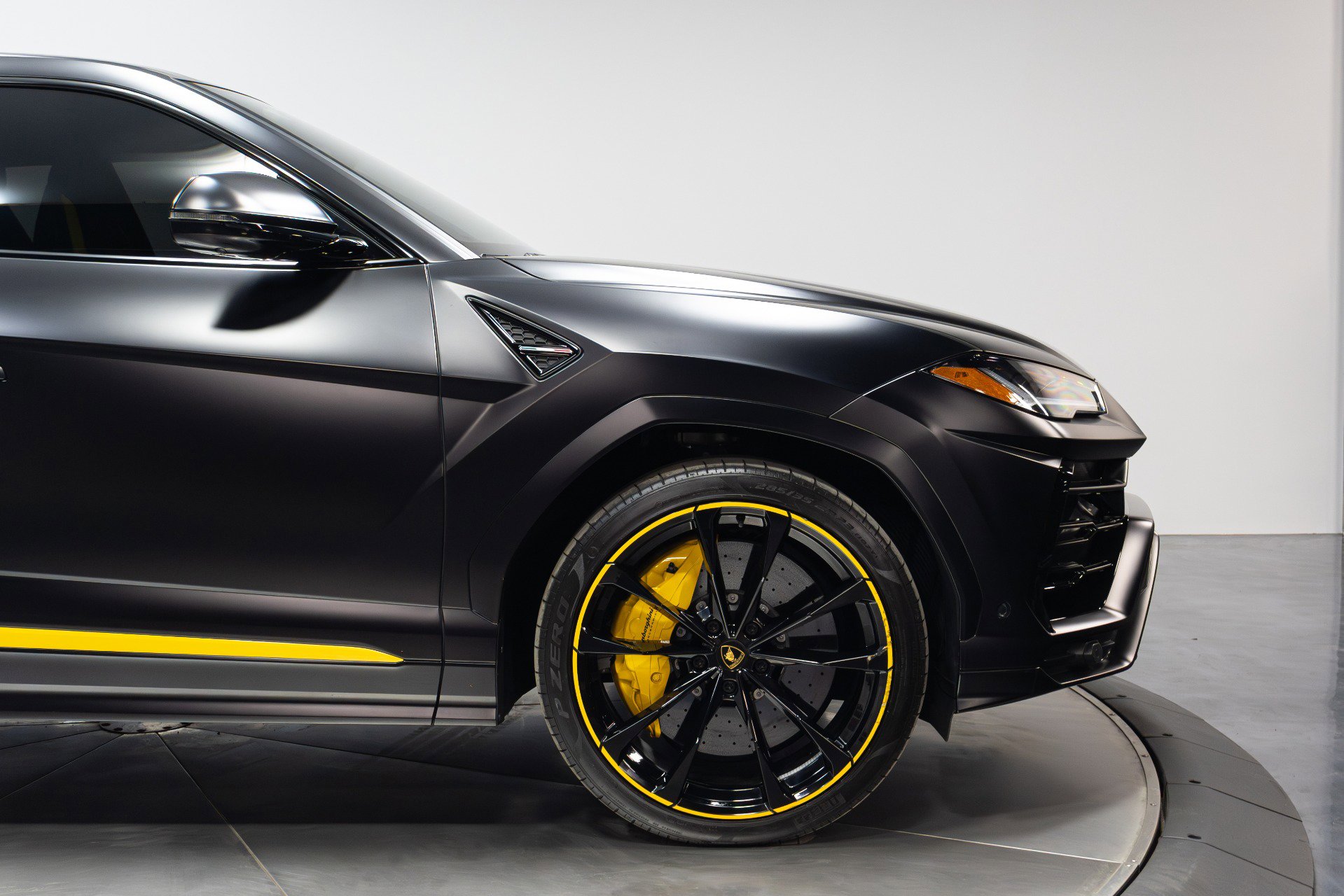 Used 2022 Lamborghini Urus image 22