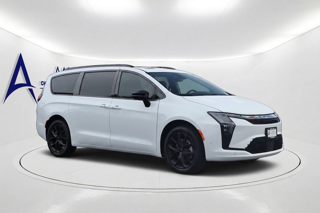 New 2027 Chrysler Pacifica Limited AWD/4WD image 3