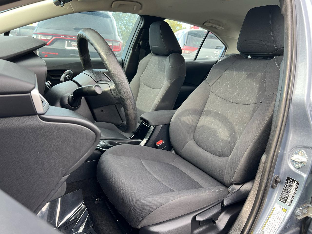 Used 2022 Toyota Corolla LE image 32