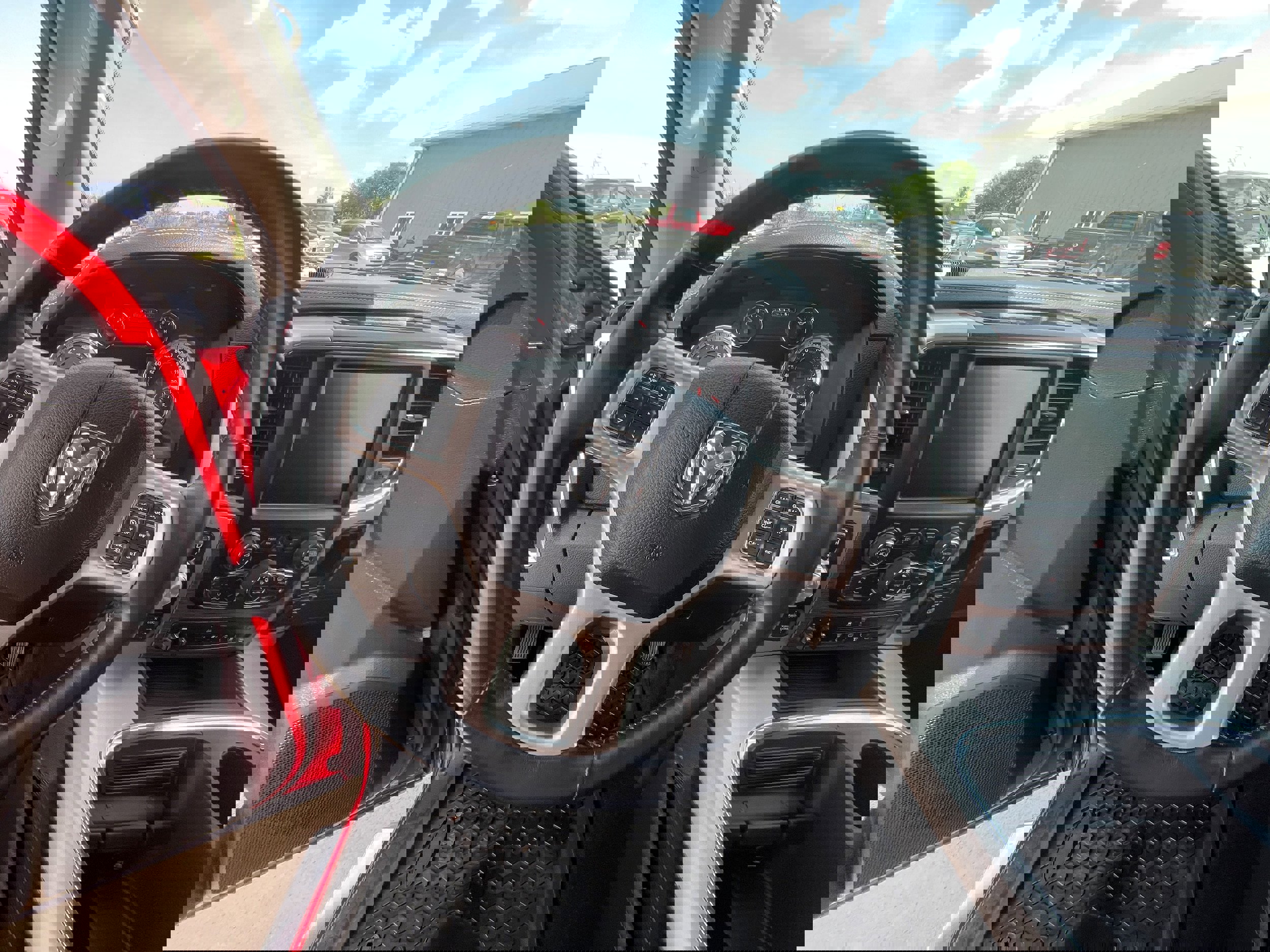 Used 2016 RAM 1500 Laramie w/ Convenience Group image 13