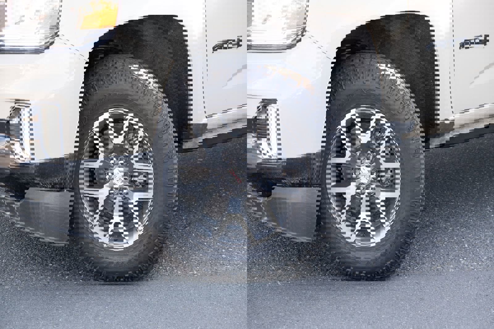 Used 2021 GMC Canyon AT4 image 21