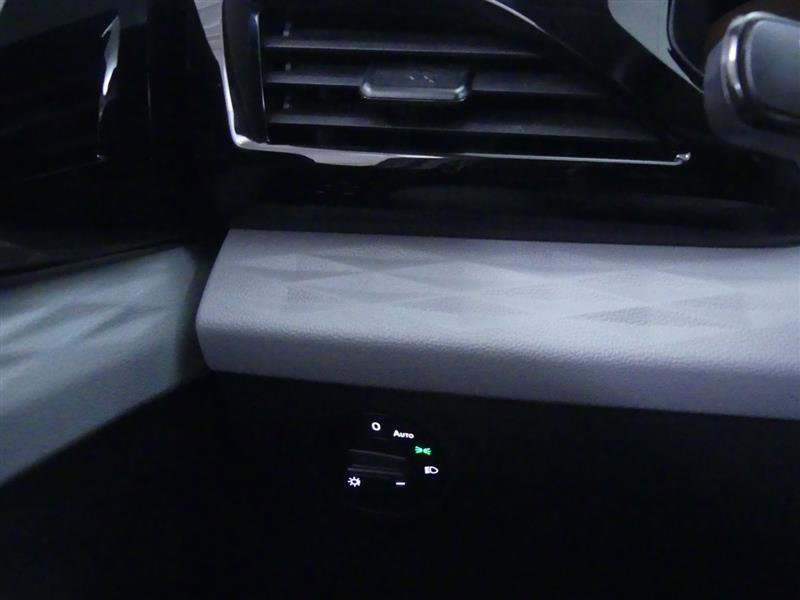 Used 2023 Volkswagen Taos S image 16