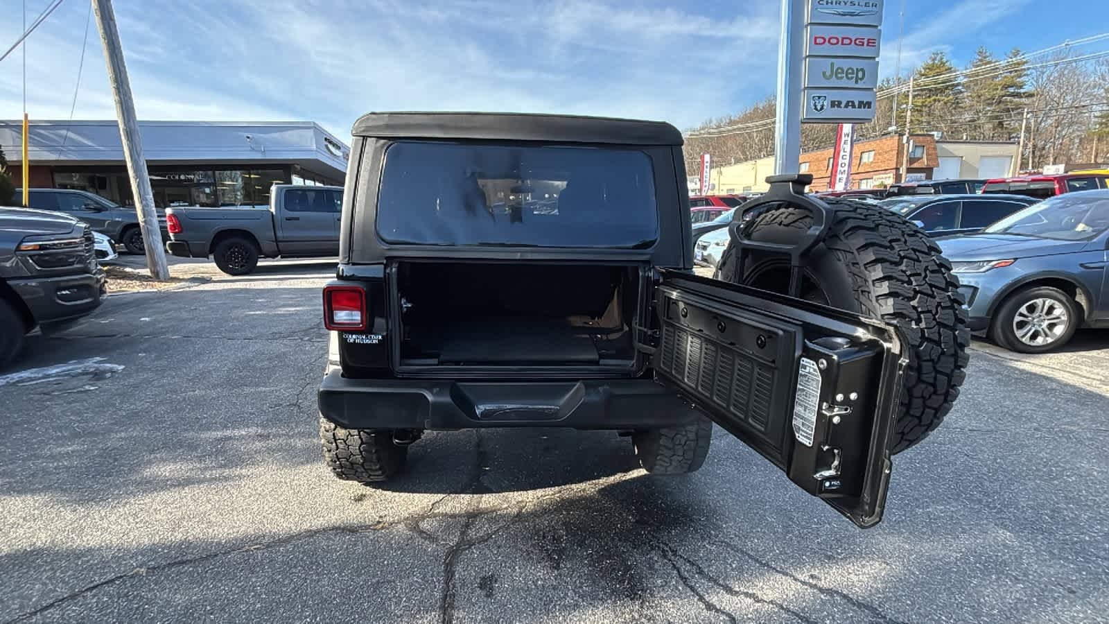Used 2022 Jeep Wrangler Unlimited Sport image 32
