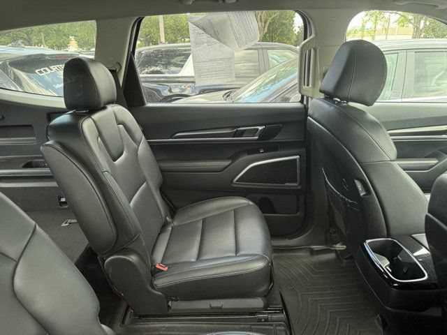 Certified 2024 Kia Telluride S w/ S Sunroof Package FWD image 6