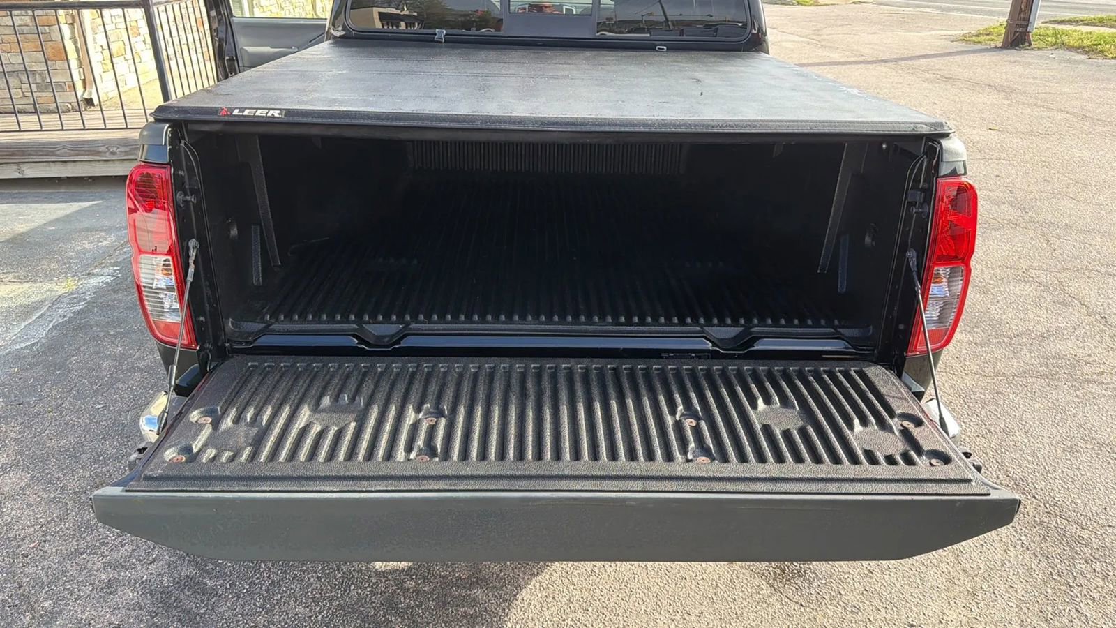 Used 2019 Nissan Frontier SV image 28