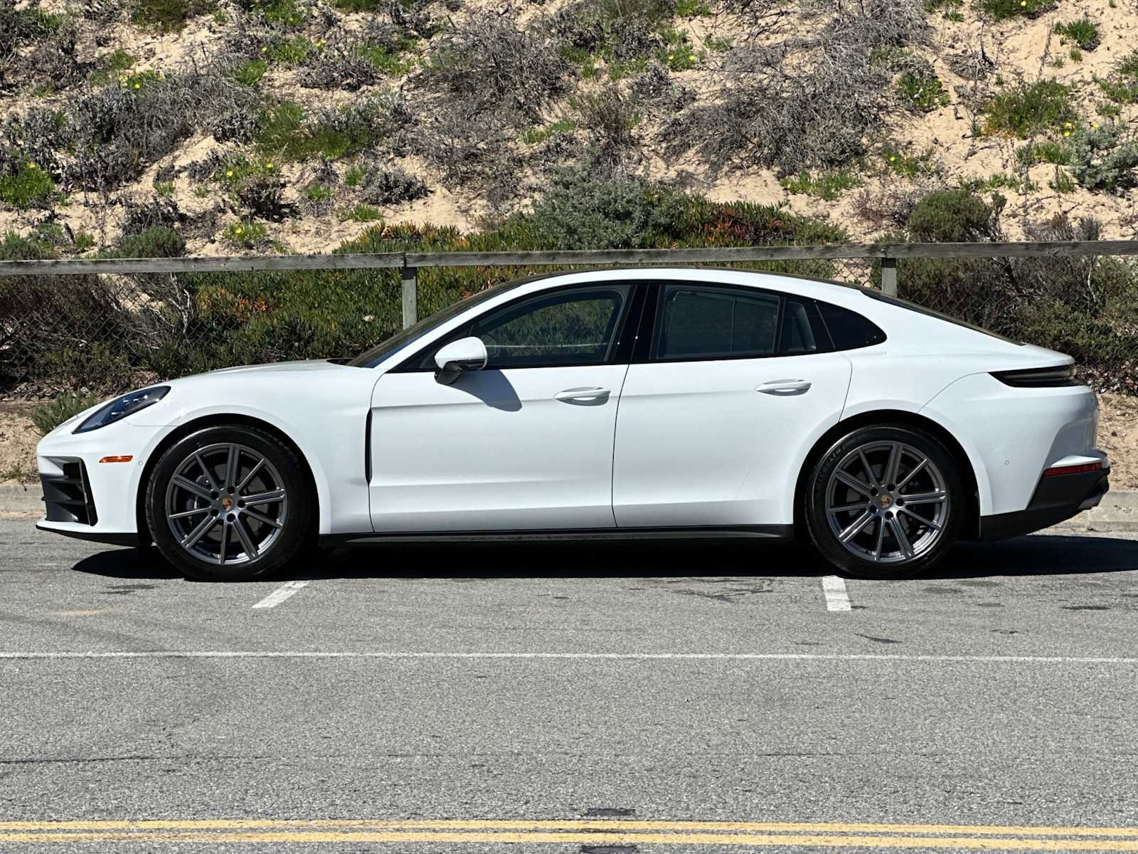 Used 2025 Porsche Panamera 4 RWD image 2