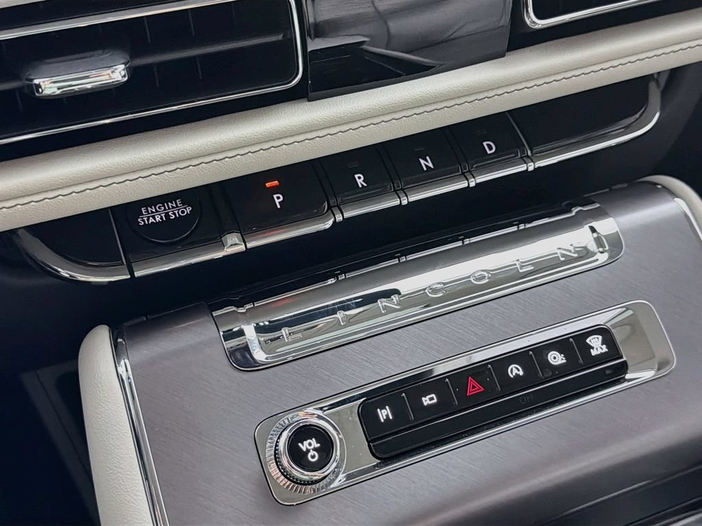 Used 2026 Lincoln Aviator 2WD image 17
