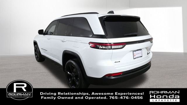 Used 2024 Jeep Grand Cherokee Limited w/ Black Appearance Package image 7