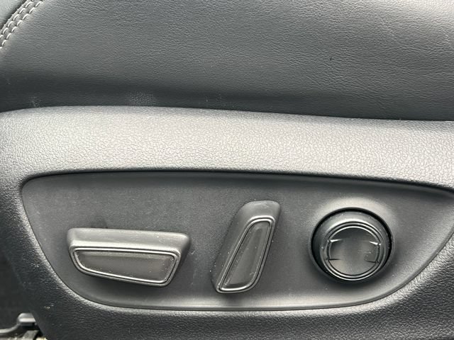 Used 2022 Toyota RAV4 Limited AWD/4WD image 11