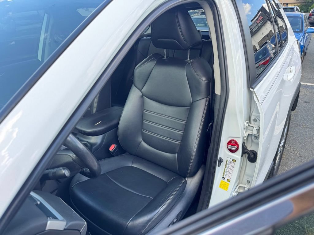 Used 2019 Toyota RAV4 XLE Premium FWD image 21