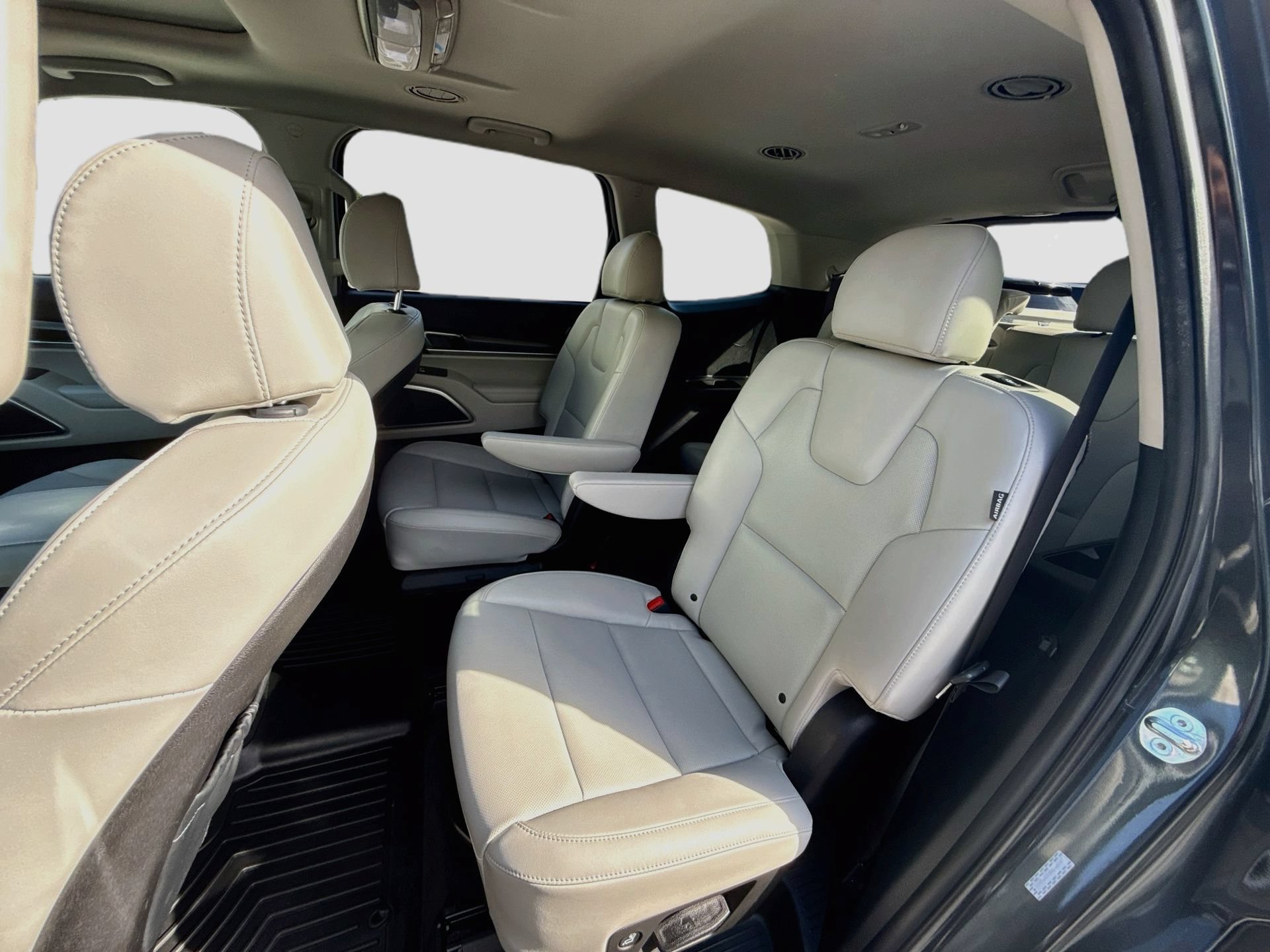 Used 2024 Kia Telluride S w/ S Sunroof Package FWD image 21