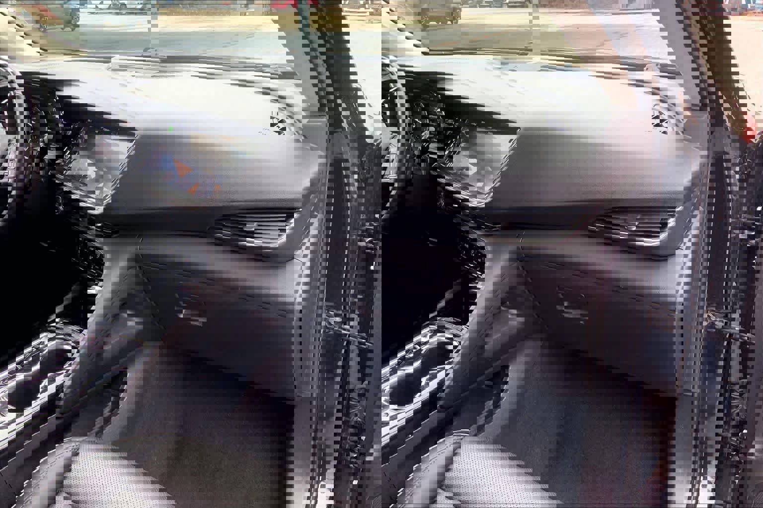 Used 2023 Buick Envision Essence image 19