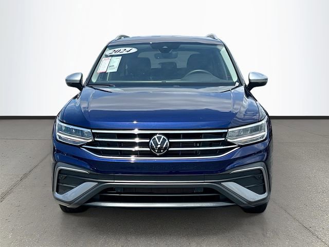 Used 2024 Volkswagen Tiguan Wolfsburg Edition FWD image 2
