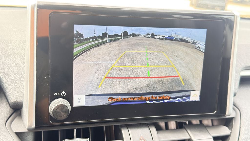 Used 2025 Toyota RAV4 XLE FWD image 15