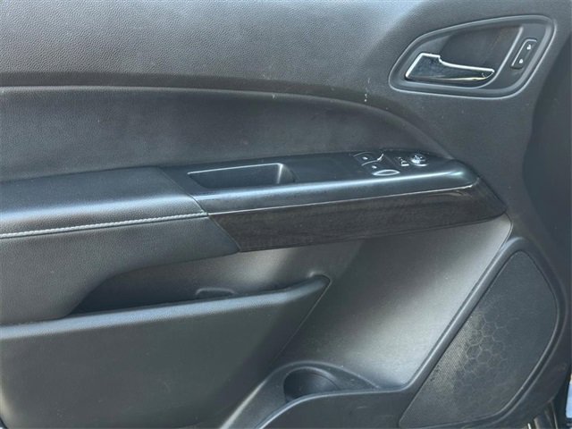 Used 2016 GMC Canyon SLE w/ SLE Convenience Package image 14