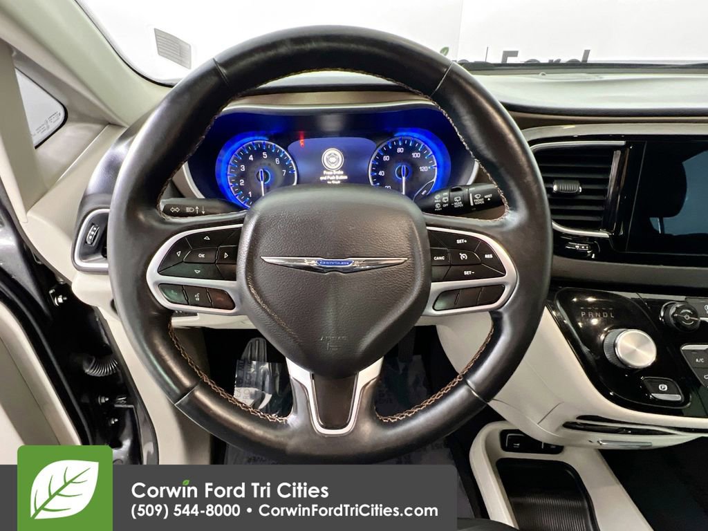 Used 2018 Chrysler Pacifica Touring-L Plus image 8