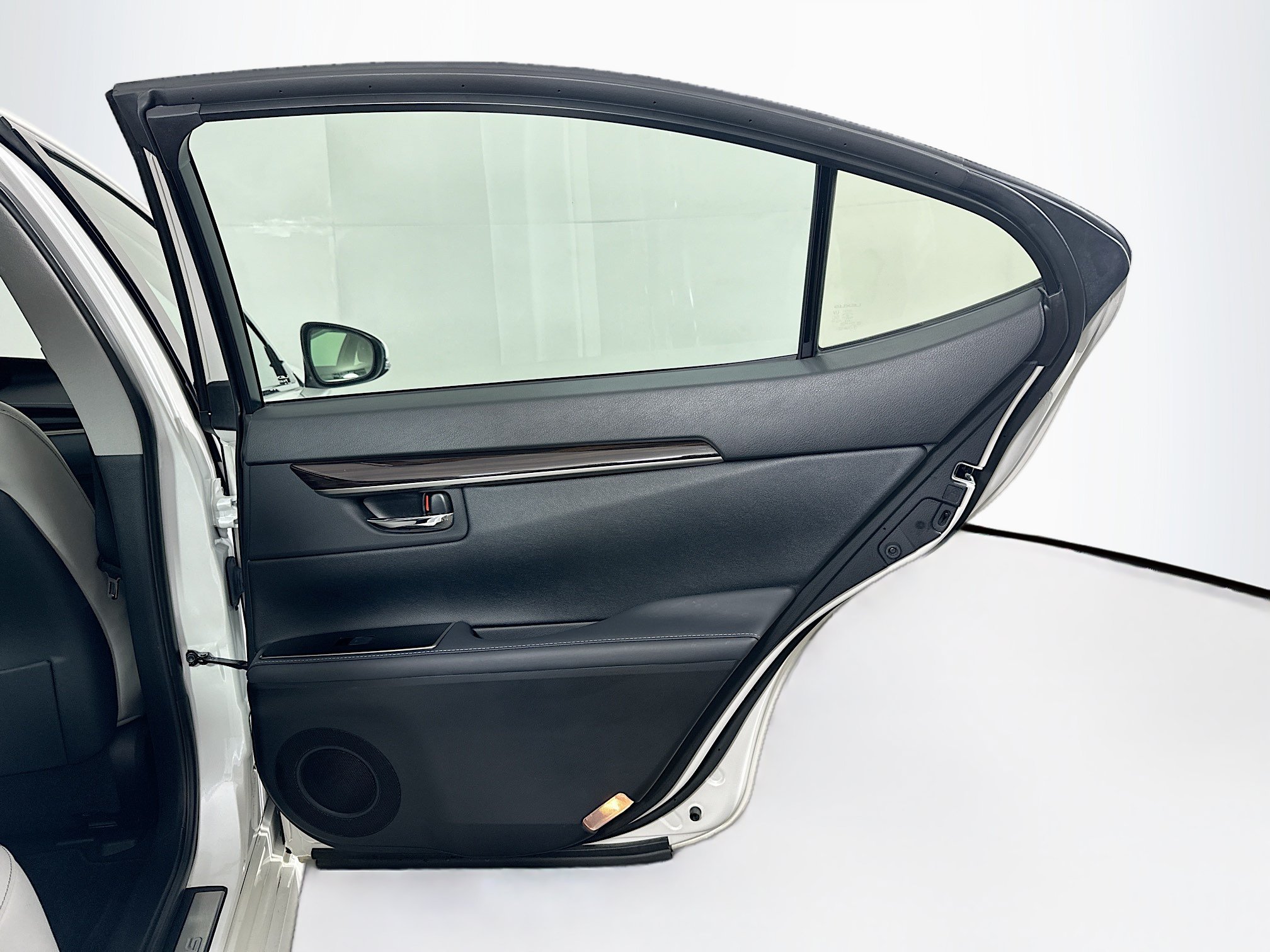 Used 2018 Lexus ES 350 w/ Luxury Package w/Wood Trim FWD image 31