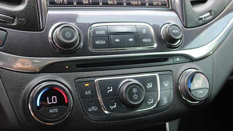 Used 2015 Chevrolet Impala LT FWD image 12